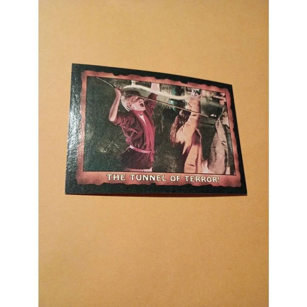 Vintage 1985 Warner Bros Topps Gum Goonies Trading Card #28 The Tunnel of Terror